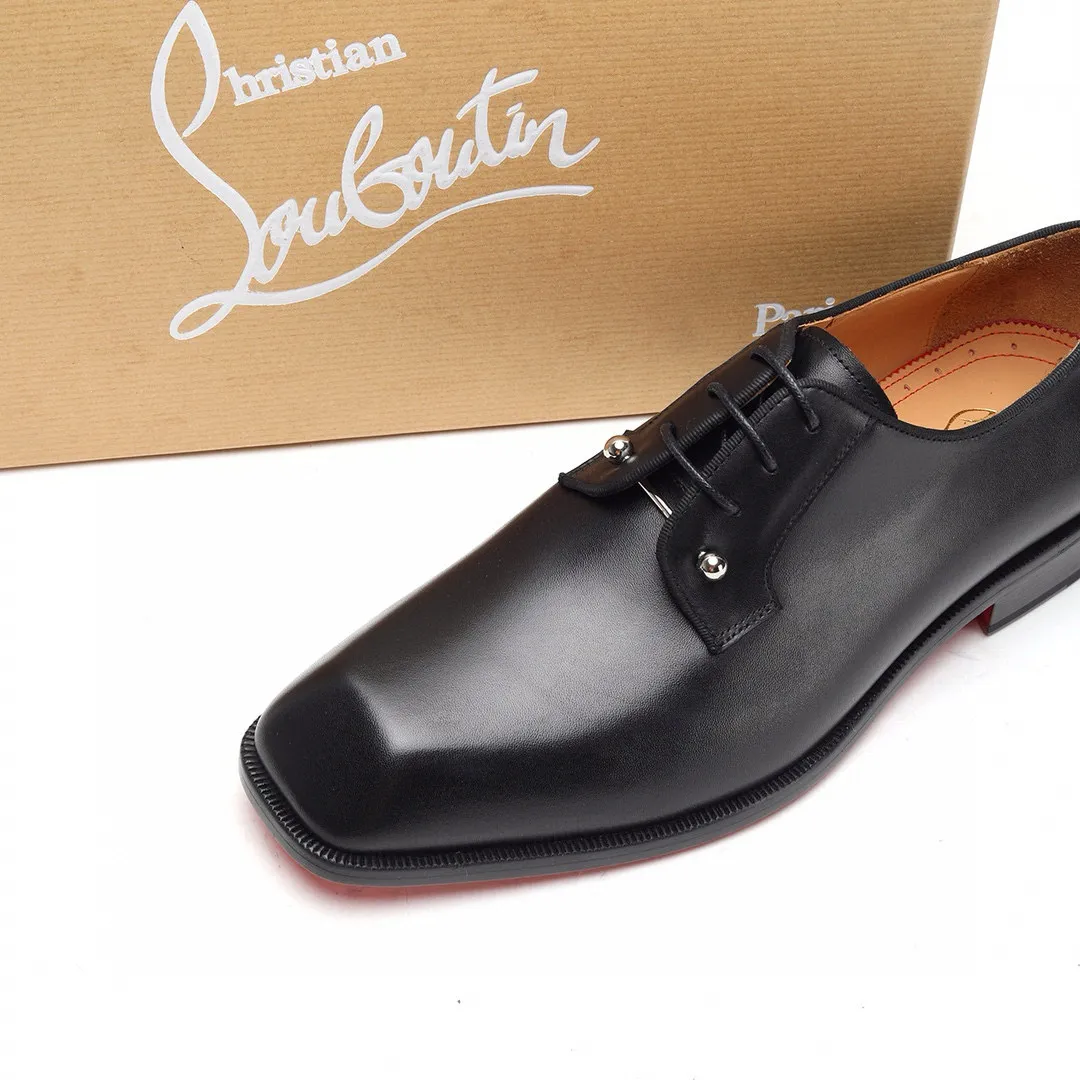 Batch 1,080 yuan 💰••New real shots••CL～High-end men’s 👔casual•loafers with red soles! ••🆑Genuine and top-quality goods from original orders ••✅💯 Purchase goods from top-quality original orders! Original imported patterned cowhide ➕Imported cowhide lining ➕Cowhide feet ➕Original leather outsole~🉑️Feel free to compare the authentic ones! Size: 38-44 (45.46.47 can be customized)